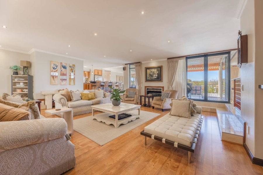 5 Bedroom Property for Sale in Oubaai Western Cape